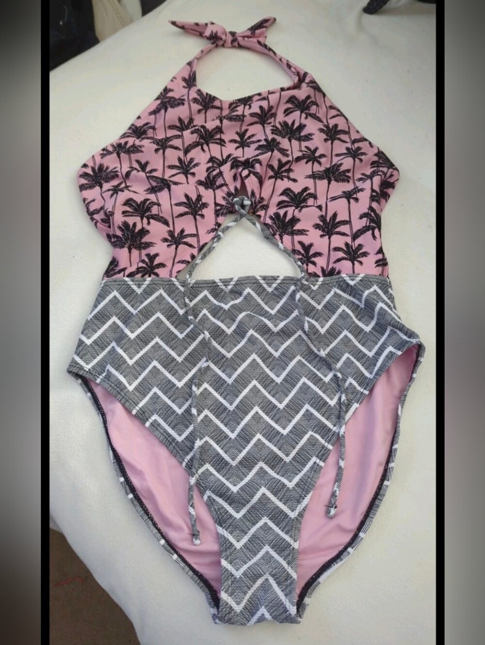 No Boundaries 1 Piece Swim Suit Black White Zig Zag & Palm Trees Cutout Large